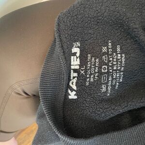 KatieJNYC Girls XL black crop crewneck sweatshirt